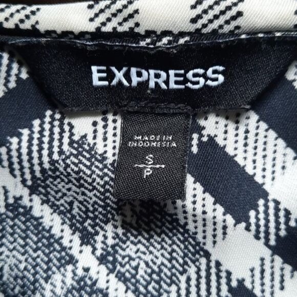 Express Black and White Fall Plaid Long Cuff Sleeve U Neckline Tunic Size S/P - Picture 3 of 6